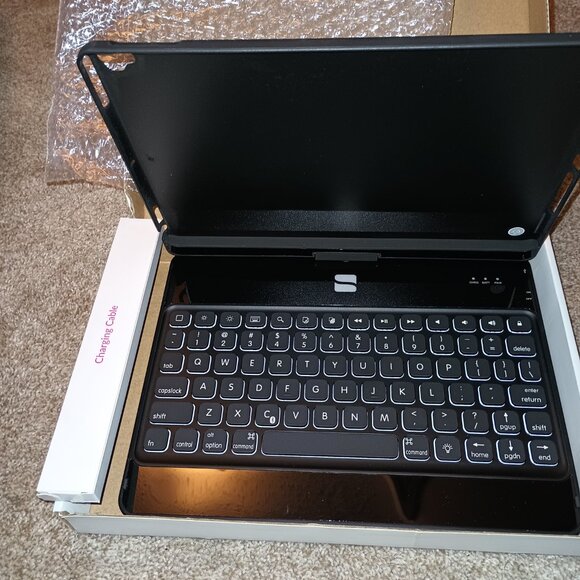 NEW SNUGG iPad Pro 10.5" 360 Keyboard Black - Picture 8 of 13